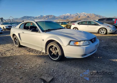 2004 Ford Mustang z USA, uszkodzony, nr VIN 1FAFP40614F209404